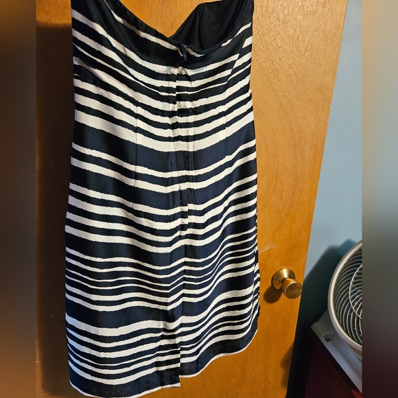 Strapless Sweetheart Dress - Picture 4 of 4